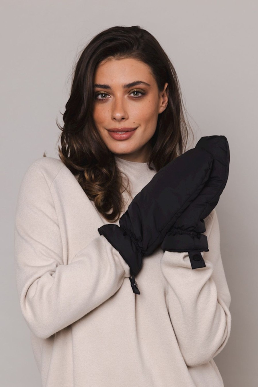 Women Rino & Pelle Gloves | Allei Padded Mittens-Black